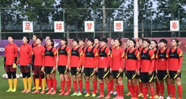 举重世界冠军中国_中国十大举重项目冠军是谁_举重全国冠军