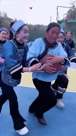 篮球的基本规则和打法技巧视频_篮球打法视频教程_打法视频篮球规则技巧基本教学
