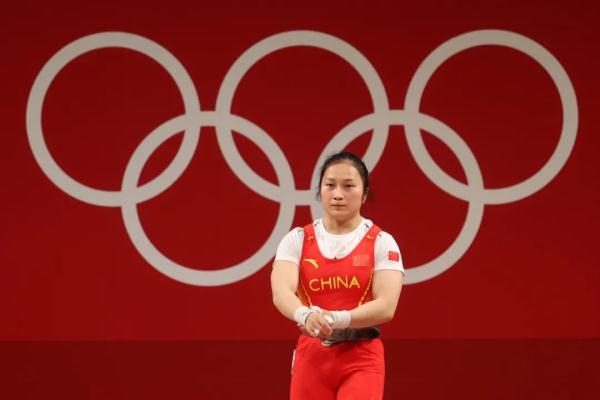 举重女子冠军级别是什么_56公斤级女子举重冠军_举重冠军女2020