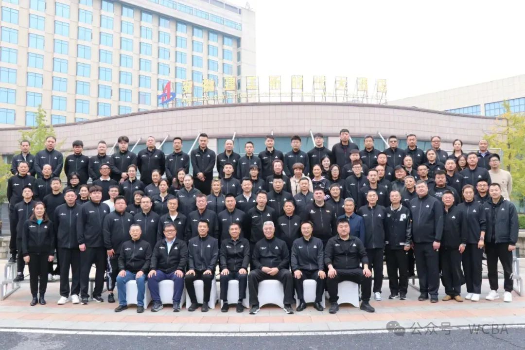 冠军篮球经理2补丁_中国第六届名酒杯篮球冠军_中国散打冠军名单表