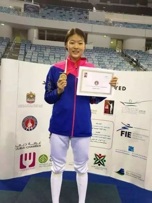 苏州女子冠军击剑比赛重剑视频_江苏女子击剑队_苏州女子重剑击剑比赛冠军