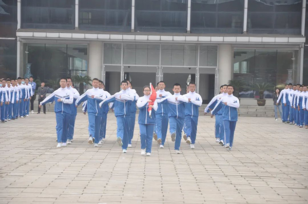 长春一 八中学篮球全国冠军_长春市108中学篮球队_长春篮球名校