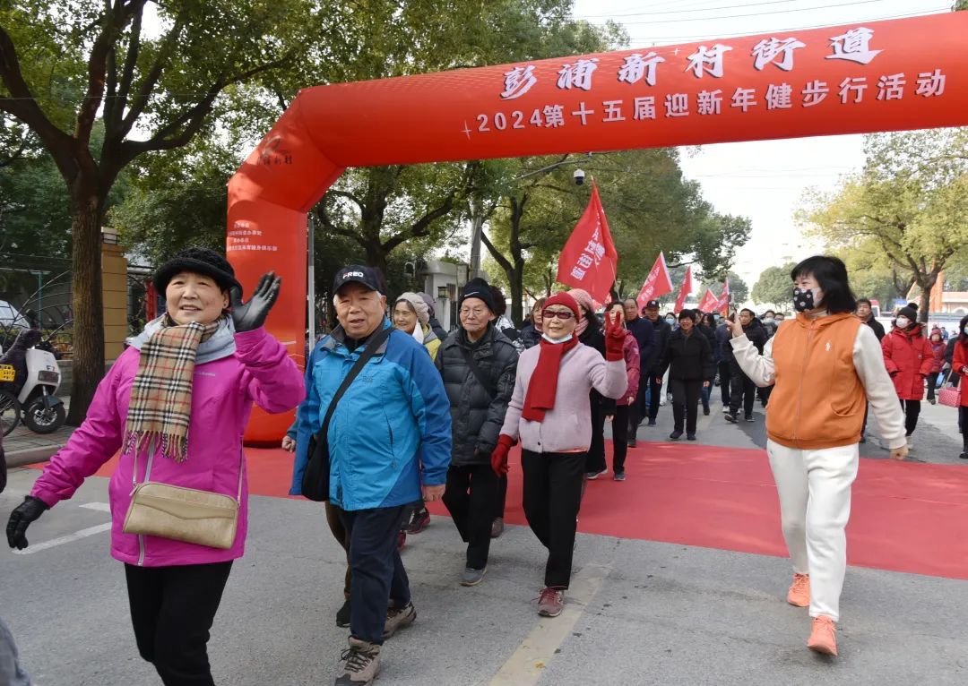 健身房空闲运动_房间内的健身视频_房间健身动作